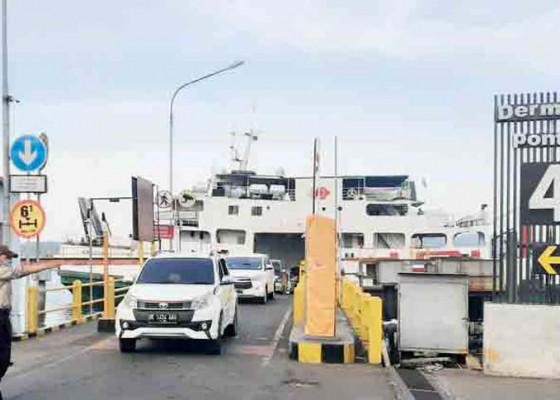 Nusabali.com - tarif-angkutan-ferry-naik-11