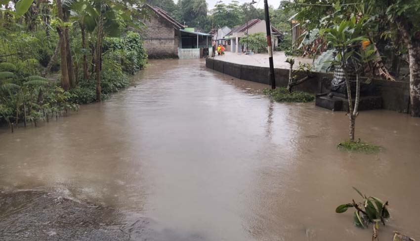 www.nusabali.com-perumahan-di-tabanan-terendam-17-kk-terpaksa-dievakuasi