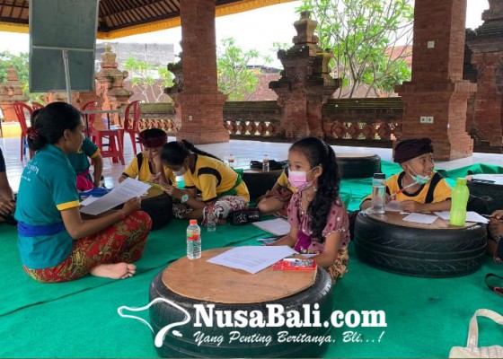 Nusabali.com - dpd-lpm-denpasar-ajak-lestarikan-budaya-bali-lewat-mesatua-dan-nyurat-aksara-bali