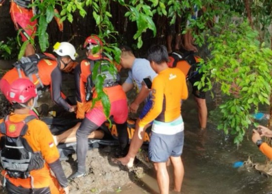 Nusabali.com - empat-orang-terseret-banjir-denpasar-1-korban-tewas