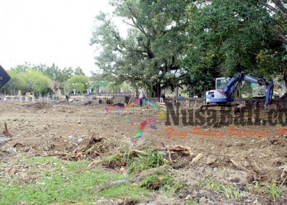 Nusabali.com - warga-keluhkan-proyek-penataan-parkir-kebun-raya-jagatnatha
