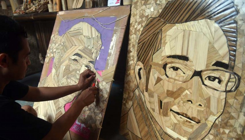 www.nusabali.com-lukisan-wajah-mosaik-dari-limbah-bambu