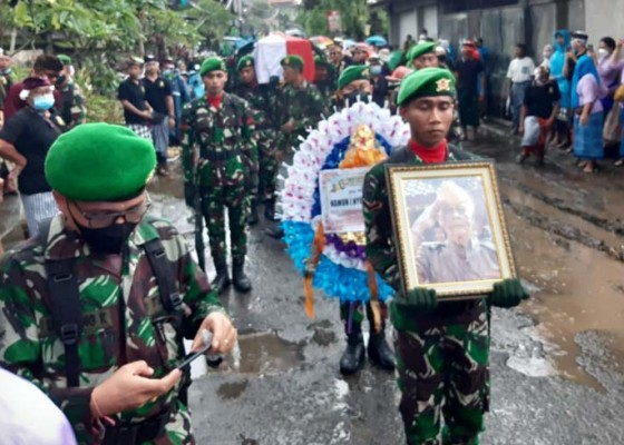 Nusabali.com - kodim-1616gianyar-gelar-upacara-pemakaman-veteran-pejuang