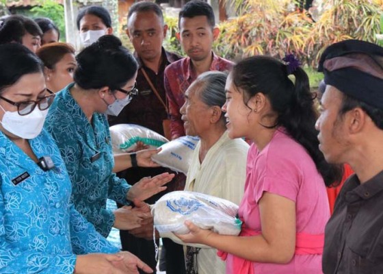 Nusabali.com - korban-bencana-digelontor-bantuan-pkk-provinsi-bali-dan-tabanan-gerak-cepat
