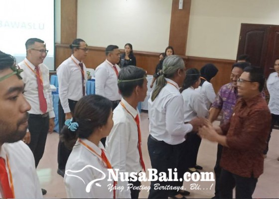 Nusabali.com - sah-12-panwascam-kota-denpasar-dilantik