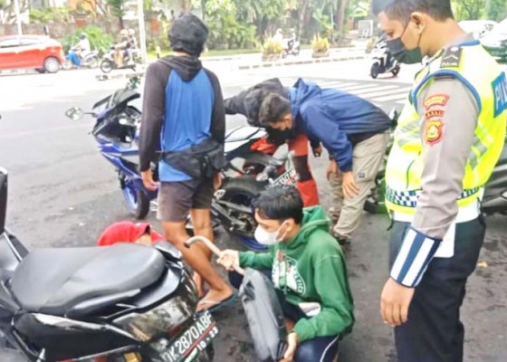 Nusabali.com - selama-10-bulan-polisi-razia-ratusan-kendaraan-knalpot-brong
