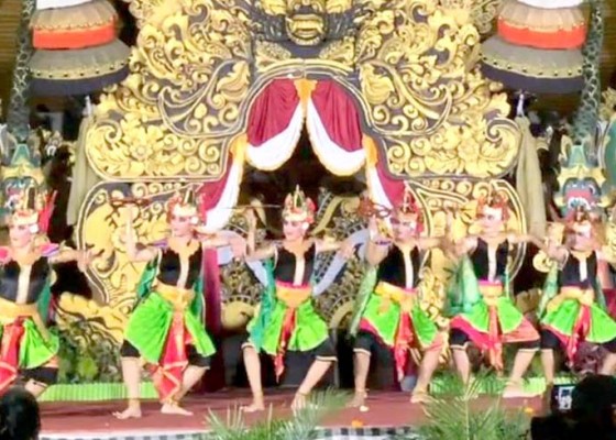 Nusabali.com - awata-festival-libatkan-ratusan-seniman