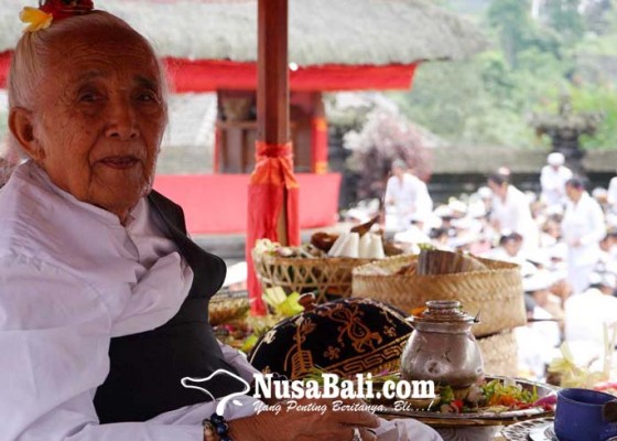 Nusabali.com - ida-pedanda-gede-wayan-pasuruan-lebar-di-usia-89-tahun