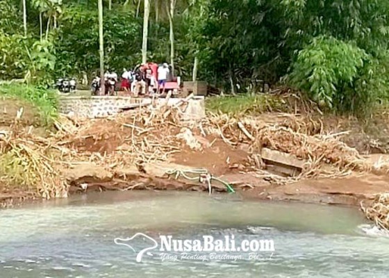 Nusabali.com - dampak-banjir-di-kabupaten-jembrana-kerugian-infrastruktur-tembus-rp-52355-m