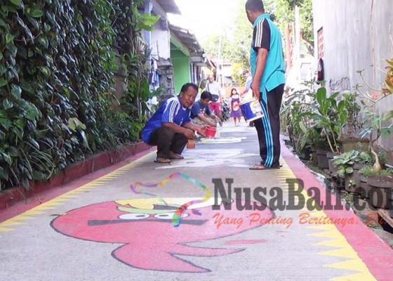 Nusabali.com - gang-perumahan-di-baler-bale-agung-berhiaskan-tokoh-kartun