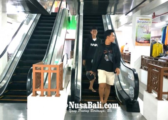 Nusabali.com - lift-dan-eskalator-pasar-rakyat-gianyar-ngadat