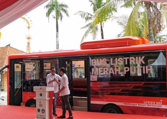 Nusabali.com - menhub-dan-mendikbudristek-luncurkan-bus-listrik-merah-putih-di-nusa-dua