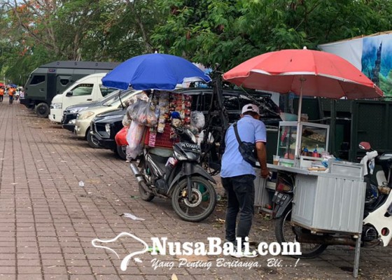 Nusabali.com - pedagang-makanan-bermotor-dapat-berkah-ktt-g20