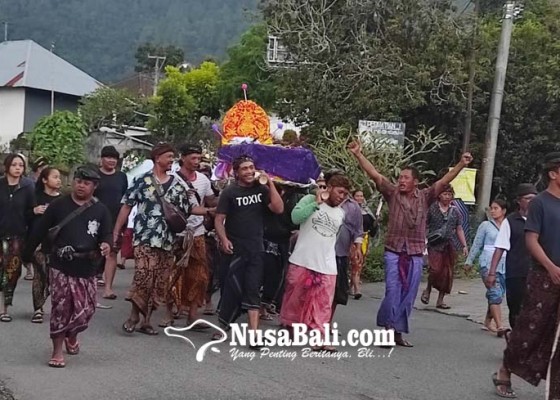 Nusabali.com - dosen-undiksha-tenggelam-di-danau-batur-diupacarai-makingsan-ring-pertiwi
