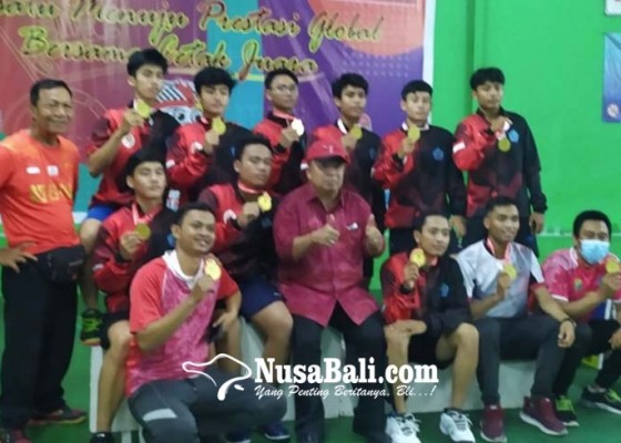 Nusabali.com - denpasar-juara-umum-bulutangkis