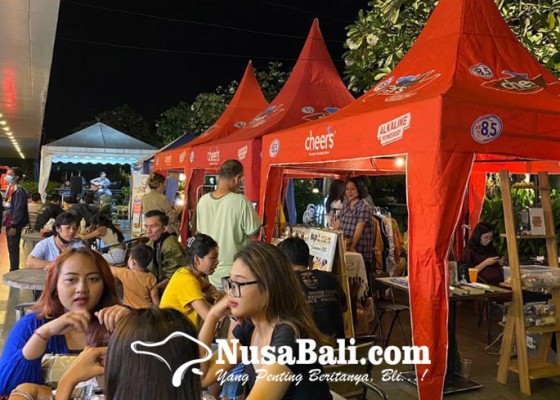 Nusabali.com - satnight-market-plaza-renon-destinasi-bersantai-akhir-pekan-warga-denpasar
