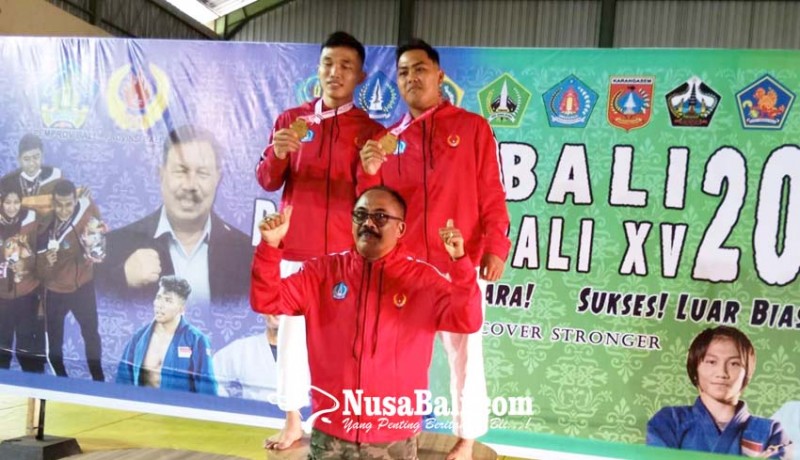 www.nusabali.com-tim-beach-soccer-badung-dan-denpasar-pesta-gol
