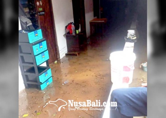 Nusabali.com - hujan-deras-rumah-warga-terendam-banjir