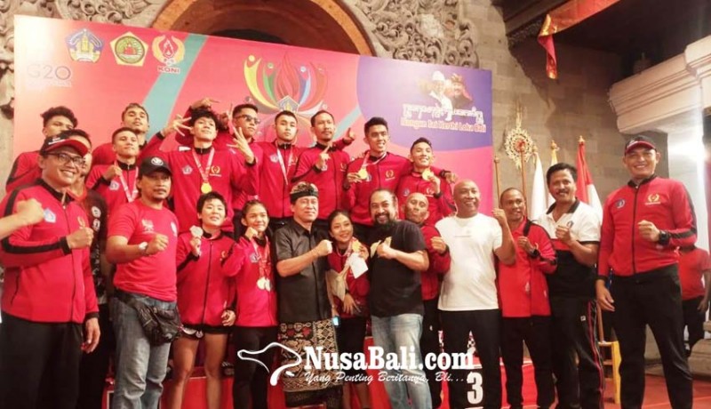www.nusabali.com-juara-umum-muaythai-klungkung-catat-sejarah
