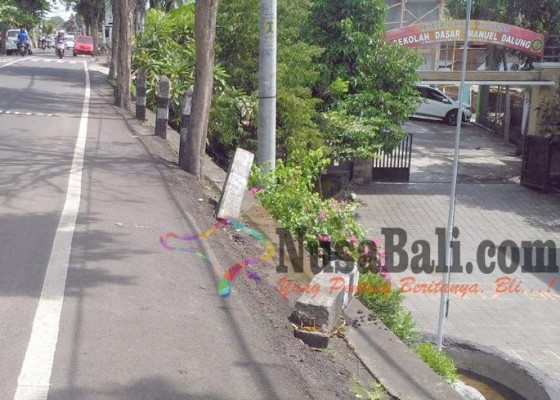 Nusabali.com - beberapa-titik-pembatas-jalan-di-kwanji-memprihatinkan