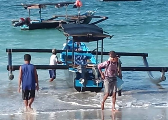 Nusabali.com - akibat-cuaca-buruk-tangkapan-nelayan-menurun