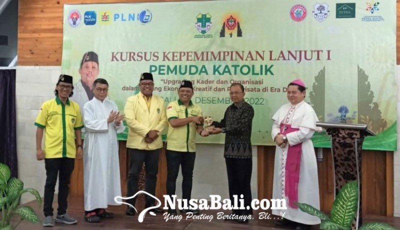 www.nusabali.com-hadiri-kkl-i-gubernur-bali-harapkan-pemuda-katolik-terus-meningkatkan-kualitas-diri