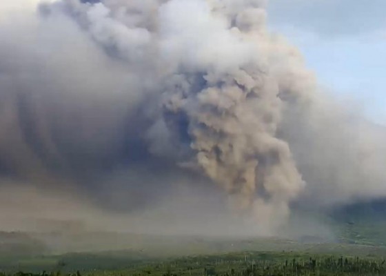 Nusabali.com - luncuran-awan-panas-capai-13-kilometer