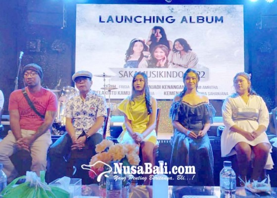 Nusabali.com - gandeng-empat-penyanyi-muda-berbakat-gus-saka-luncurkan-album-sakamusikindo-2022