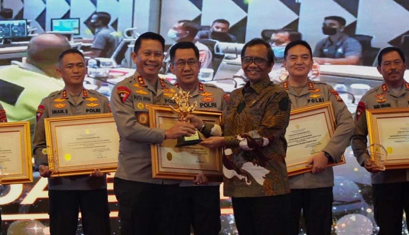 www.nusabali.com-kapolda-dan-polda-bali-terbaik-se-indonesia-dalam-ajang-kompolnas-awards-tahun-2022