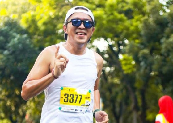 Nusabali.com - sutha-raih-medali-marathon