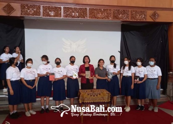 Nusabali.com - sman-3-denpasar-kenalkan-jurnalisme-kepada-siswa