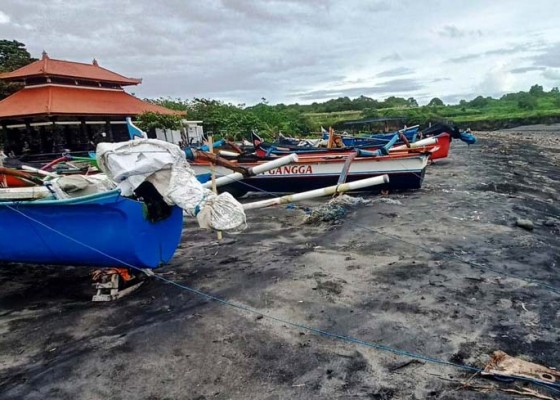Nusabali.com - cuaca-buruk-nelayan-selamatkan-alat-tangkap