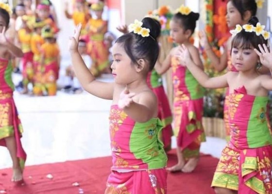 Nusabali.com - tk-negeri-gema-santi-gelar-pentas-seni-wonderfull-indonesia