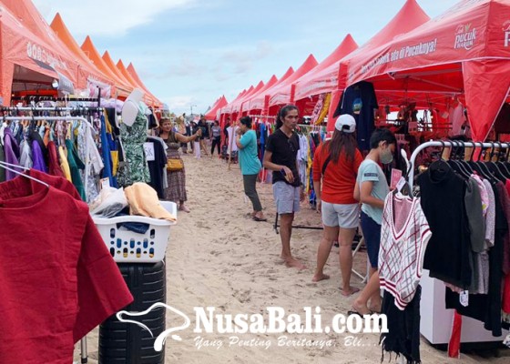 Nusabali.com - 100-pelaku-umkm-meriahkan-pantai-kuta