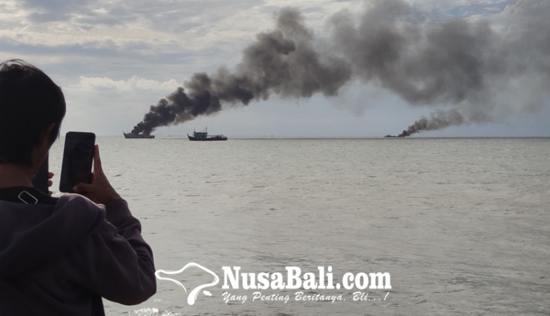 www.nusabali.com-tiga-kapal-ikan-terbakar-di-perairan-pengambengan