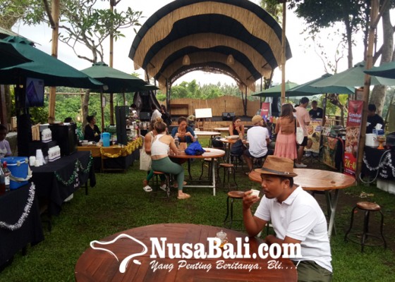 Nusabali.com - berburu-kado-natal-di-ubud-artisan-market