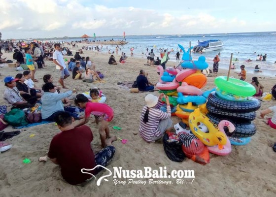 Nusabali.com - umanis-galungan-pantai-sanur-kembali-ramai