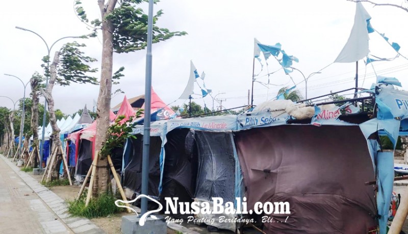 www.nusabali.com-7-tenda-pedagang-pasar-seni-rusak-diterjang-angin