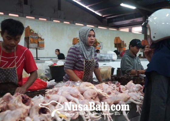 Nusabali.com - jelang-galungan-harga-daging-ayam-naik
