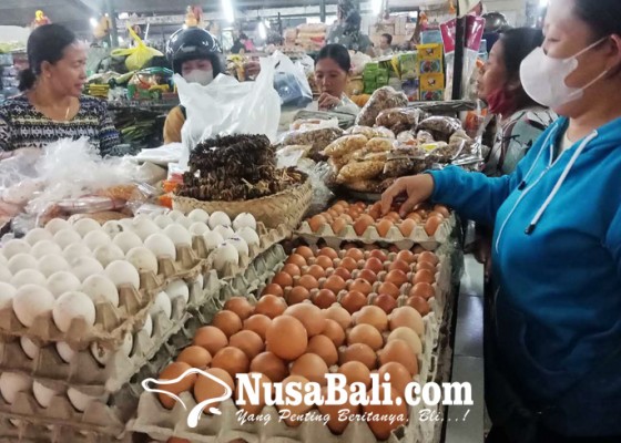 Nusabali.com - jelang-galungan-harga-telur-merangkak-naik