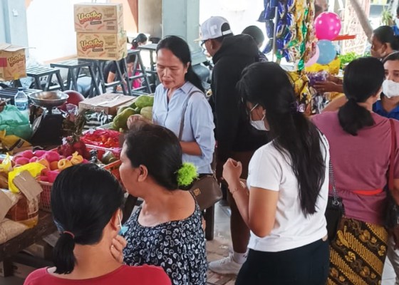 Nusabali.com - tekan-inflasi-hari-raya-kelurahan-panjer-gandeng-distributor