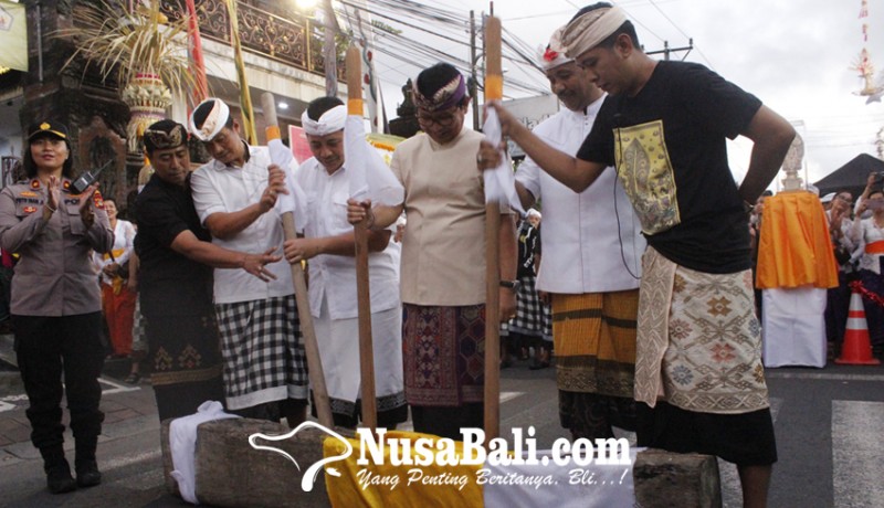 www.nusabali.com-festival-ngerobok-bakal-ditutup-pesta-rakyat