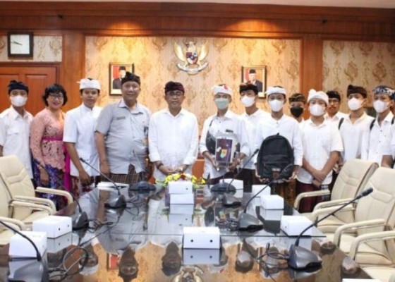 Nusabali.com - denpasar-it-community-tampil-di-thailand-inventors-day
