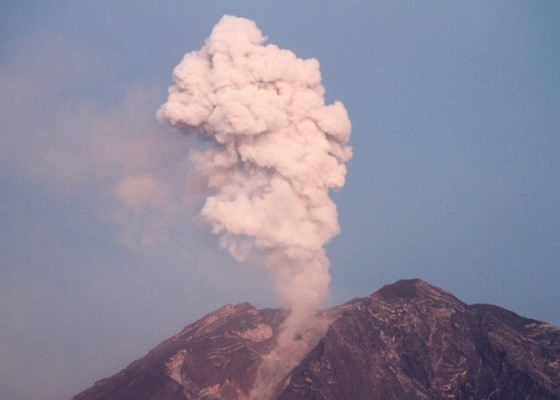 Nusabali.com - lombok-airport-activities-unaffected-by-mt-semerus-eruption