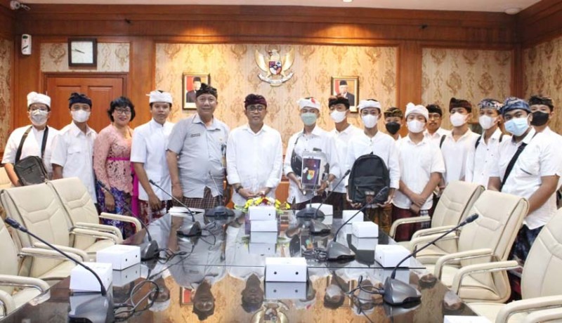 www.nusabali.com-denpasar-it-community-ikut-ajang-kompetisi-thailand-iventors-day-2023