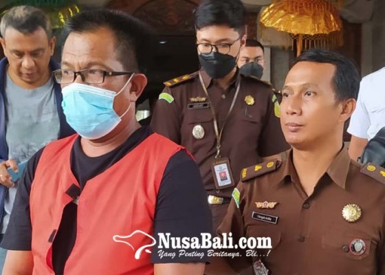Nusabali.com - pelaku-dugaan-korupsi-gaji-veteran-dijebloskan-ke-penjara