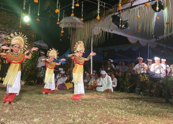 Nusabali.com - rangkaian-upacara-desa-adat-jimbaran-berlanjut-hari-ini-arus-lalu-lintas-dialihkan