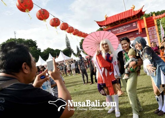 Nusabali.com - cosplay-di-festival-imlek