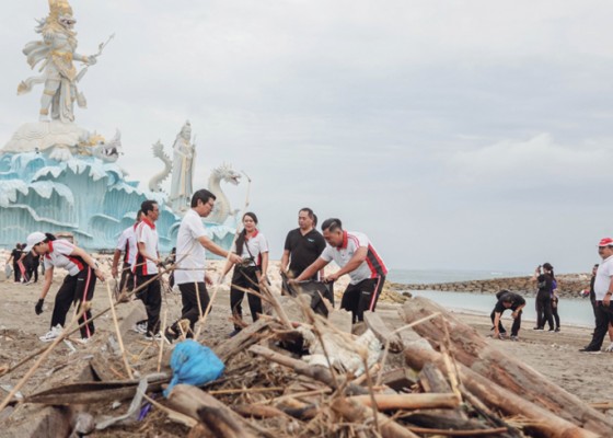 Nusabali.com - 26-ton-sampah-diangkut-dari-pantai-jerman-disebut-bukan-sampah-lokal
