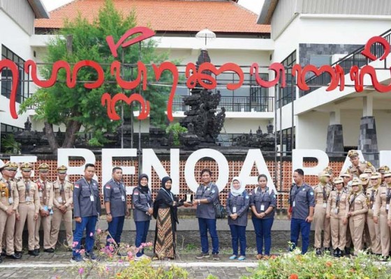 Nusabali.com - mahasiswa-poltek-negeri-samarinda-kunjungi-pelindo-benoa